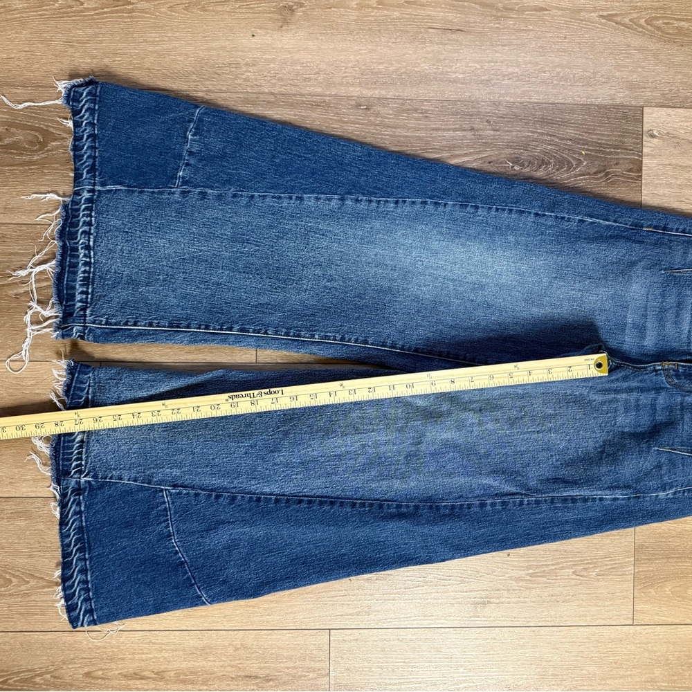 Pilcro Anthropology Two-Tone Blue Flare Jeans - Picture 8 of 10